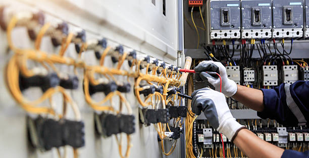 Professional Electrician technician working in Ecru, MS
